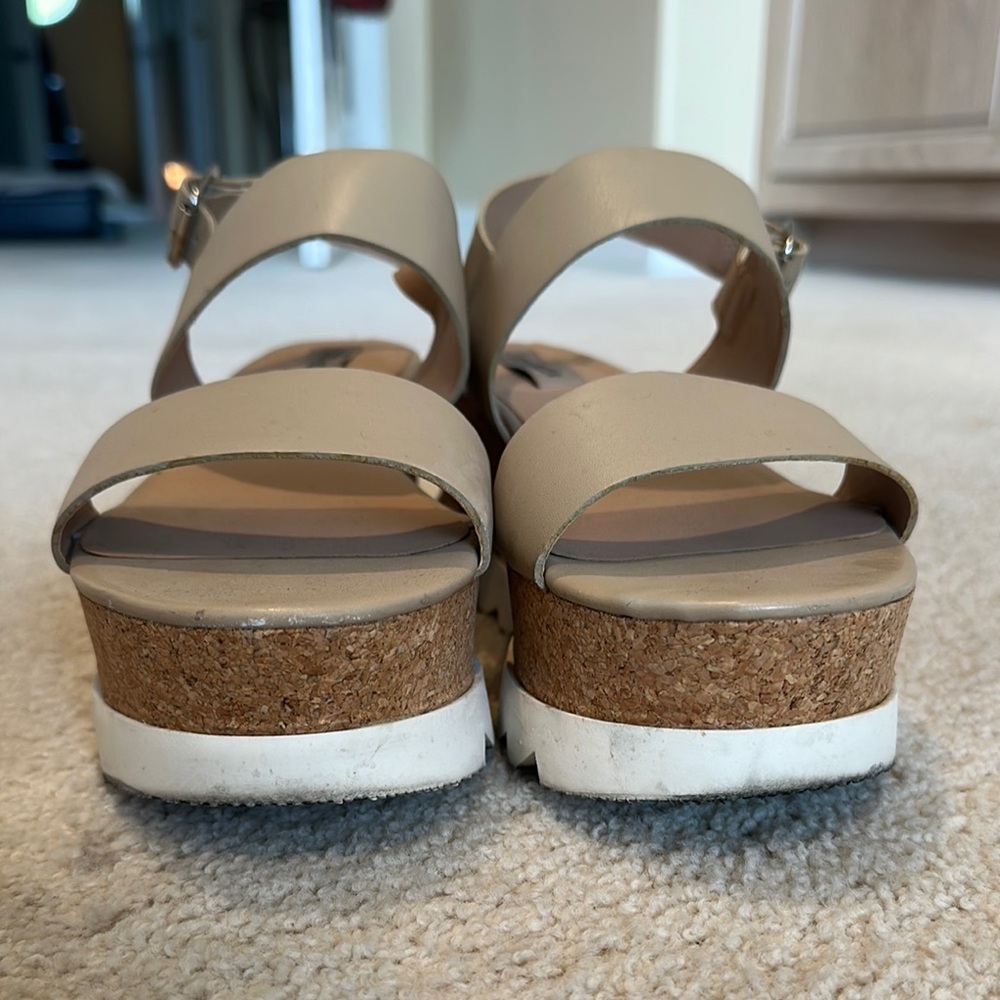Steve Madden Women's Tan Platform Sandals - Picture 9 of 9